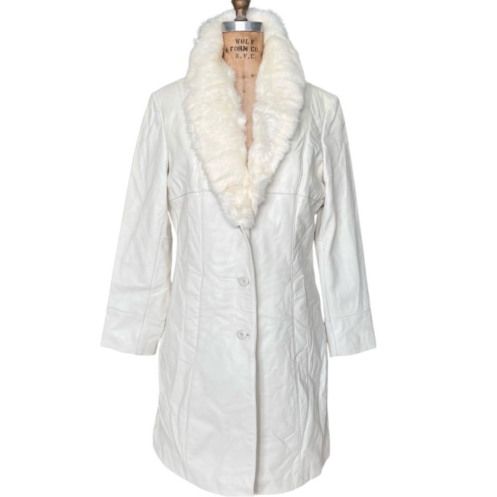 WILSON LEATHER Vintage White Coat with Faux Fur Collar Size L